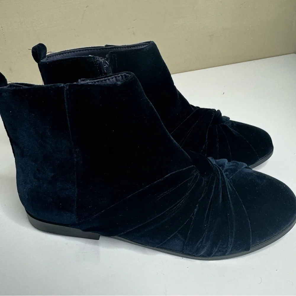 Zara Girls Velvet Navy Blue Ankle zip up Booties